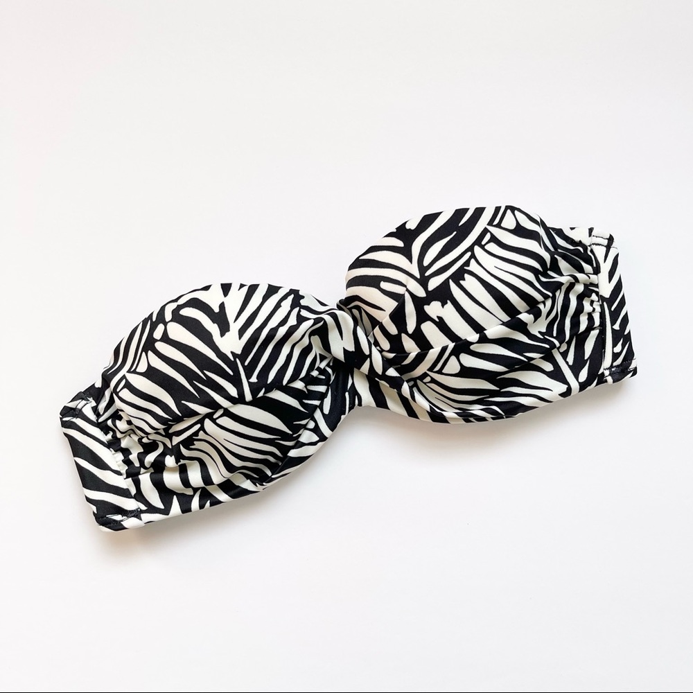 NWOT Victoria’s Secret Twist Bandeau Bikini Top 32B Padded